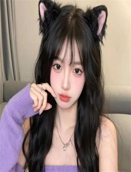 双语字幕：2026春季档《工作的她》：上映表现与娱乐评价